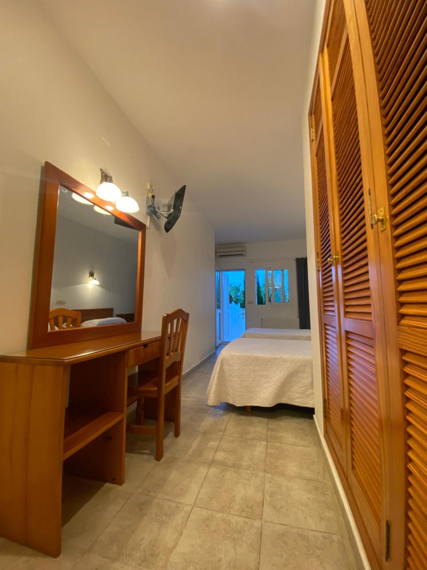 Hostal Blayet Valencia Exterior foto
